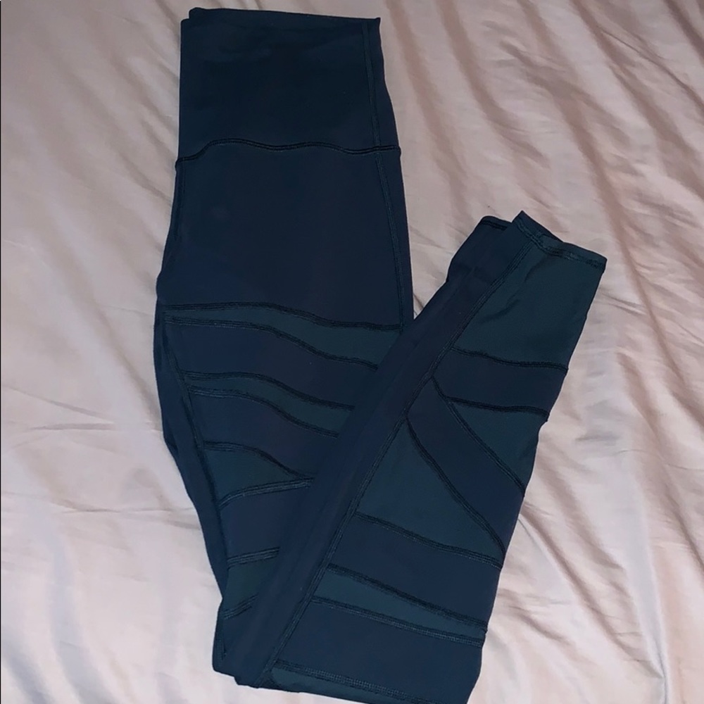 Lululemon mesh stripe leggings—online exclusive